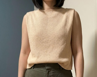 Patroon voor een mouwloze gebreide top, camisole met boothals, naadloos breien van boven naar beneden (PDF-download)