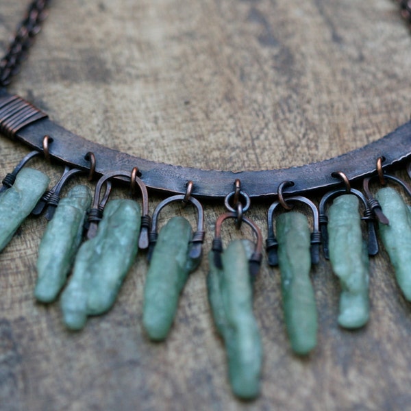 Rustic Tribal Raw Green Kynite Stones necklace - choker large raw crystals.  statement necklace . green rough stones . arch . artisan copper