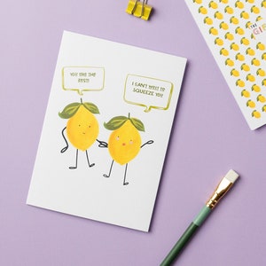 Tarjeta divertida personalizada del día de San Valentín de la pareja de limón divertida / No es una tarjeta sensiblera