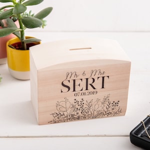 Personlig träsparkruka för bröllop eller förlovning | Gåvoknuten Tillverkad i Storbritannien