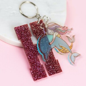 Sirène et breloque de sac de livre initial - porte-clés de sac de sirène pour enfants - porte-clés de sac d'école personnalisé pour enfants