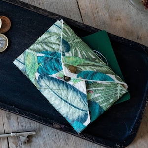 Pinatex Ananas Stoff Tropischer Sittich Kartenhalter - Vegan Leder Geschenk - Andenken Geschenk - PU Leder Geldbörse - Dschungel Vogel