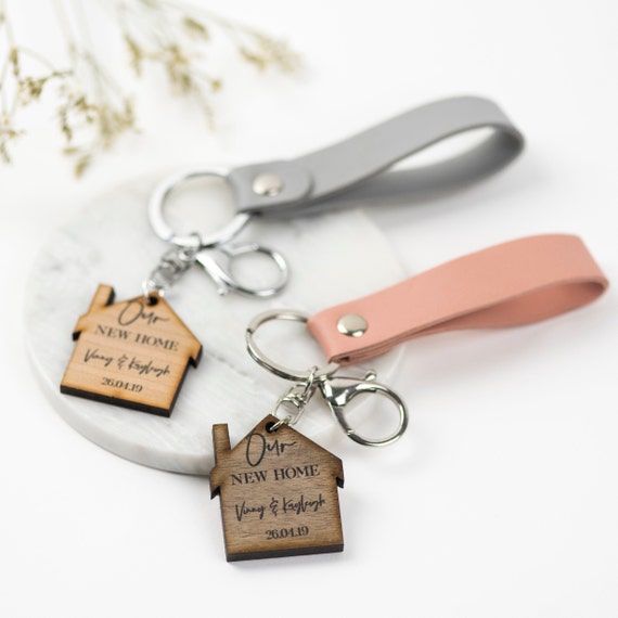 LASERO' Portachiavi Coppia Personalizzato in Legno - Portachiavi Casa Nuova Regali di Coppia Lui e Lei - Regalo Anniversario - LAC SHOP