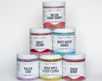 Relájate y desconecta con sales de baño ricas en minerales que transforman tu baño en una escapada relajante y perfumada para una piel suave y revitalizada.