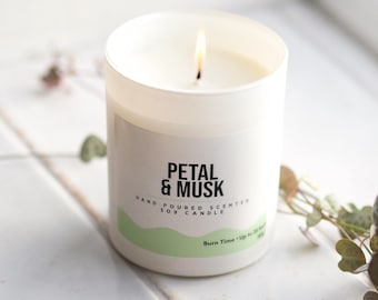 Petal & Musk Daisy Soy Wax Candle | Fresh Floral Spring Home Fragrance