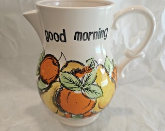 Italiensk fruktkanna i keramik, glansig vit, Good Morning