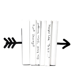 Unique design metal Bookends Arrow black // modern home decor // housewarming // christmas present // for a book lover // bookworm