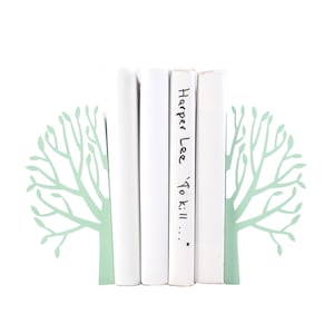 Sujetalibros metálicos de menta: decoración moderna para habitación infantil