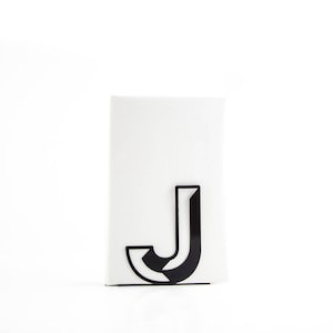 Eine Metall-Buchstütze J -Letters are beautiful-Alphabet-Serie Verwenden Sie, um Initialen // geheime Botschaft / alles, was für Sie von Bedeutung ist, zu buchstabieren