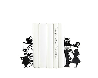 Bookends Alice in Wonderland // Tea Party