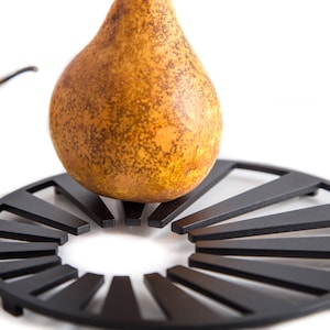 Metal Trivet: Modern Kitchen Pot Stand - Sun is Out Design