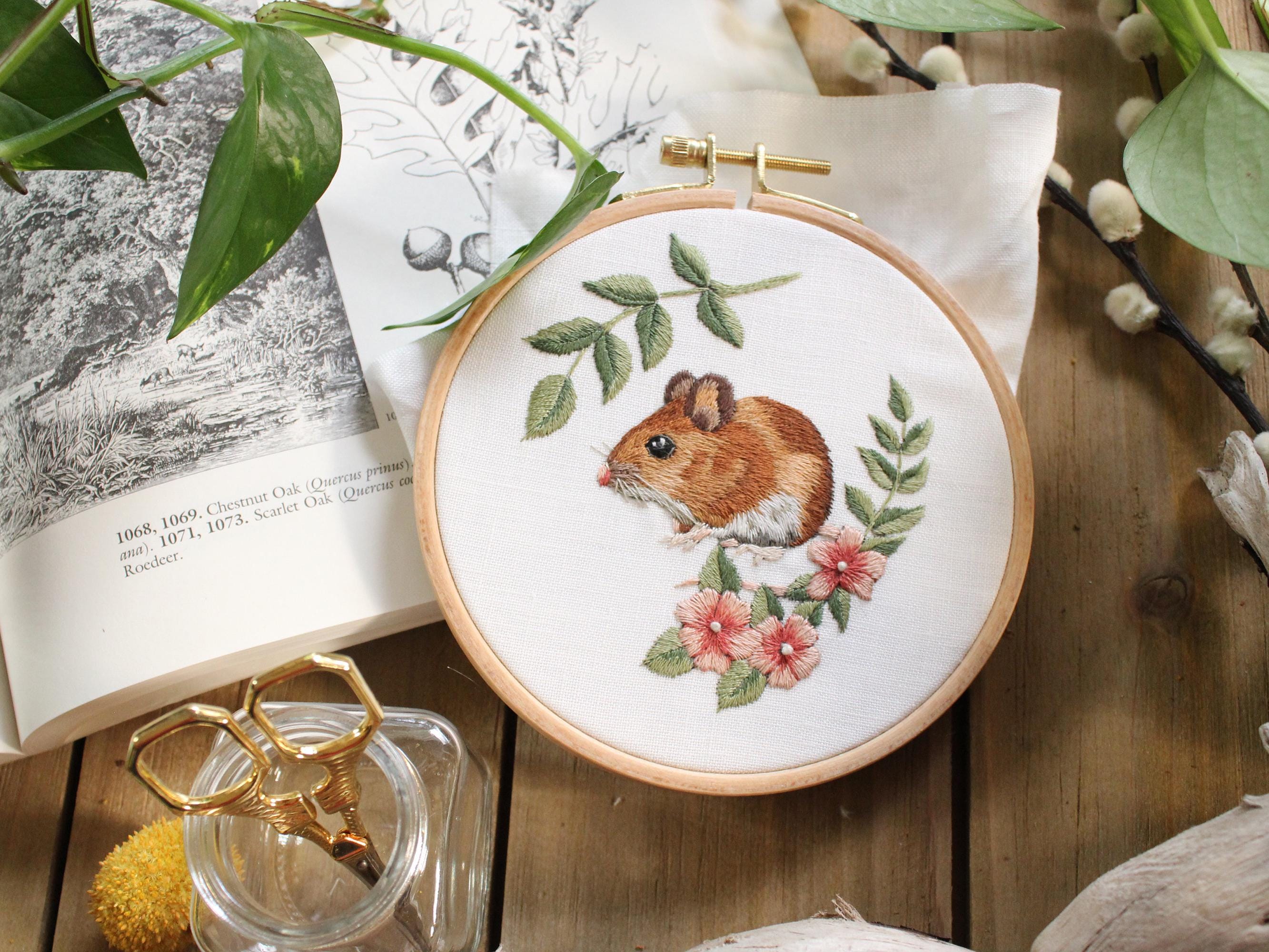 Mouse Thread Painting Pattern, Cottagecore Embroidery Design, Needle ...