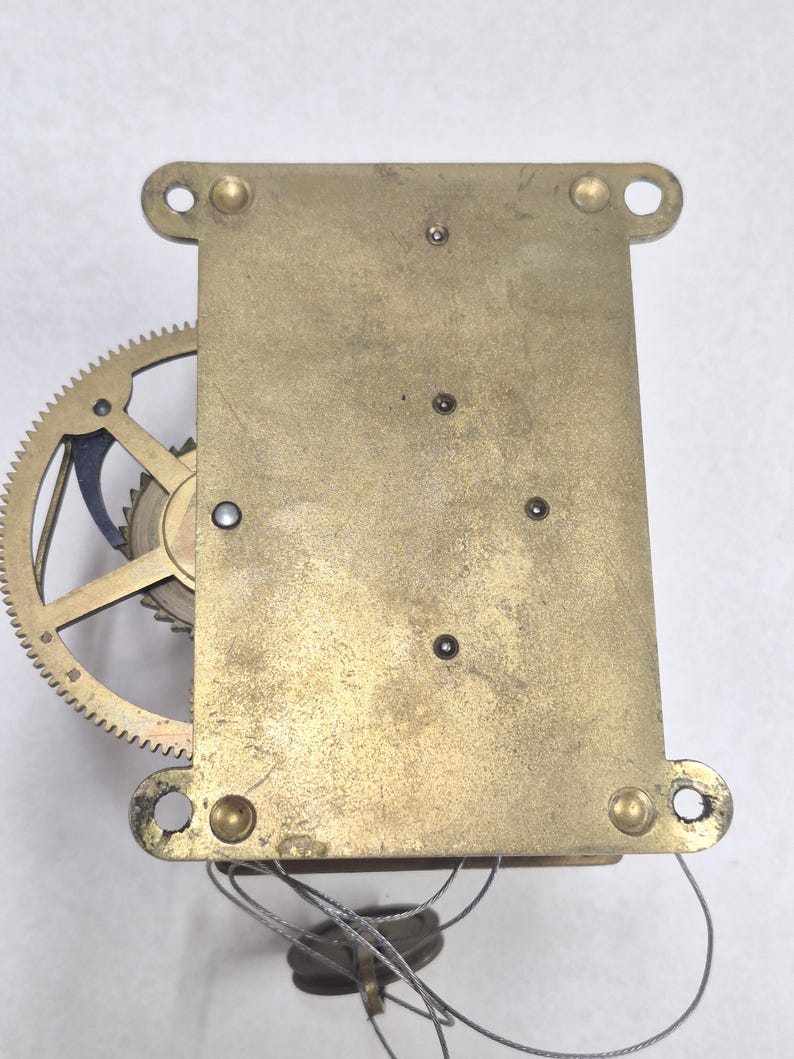 Reloj banjo Chelsea firmado, con mecanismo accionado por pesas, número de serie 68399, 1910-1914. imagen 4