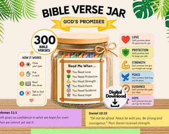 Op de afbeelding: Een doorzichtige glazen pot met een houten deksel gevuld met 300 kleurrijke papieren strookjes genaamd Bible Verse Jar God's Promises. Het etiket bevat categorieën zoals liefde, bescherming, kracht, vrede, leiding en hoop met iconen. Inclusief instructies.