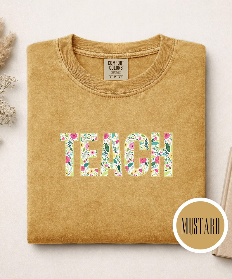 Maglietta TEACH, scritta floreale Comfort Colors®, maglietta grafica per insegnanti, regalo per insegnanti, ritorno a scuola immagine 6
