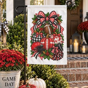 Bandera de doble cara con diseño de fútbol y calabazas / Bandera roja y negra para jardín y hogar con temática otoñal.