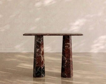 Rosso Levanto & Calacatta Konsolentisch | Handgefertigter, skulpturaler Beistelltisch für Eingangsbereich oder Wohnzimmer | Steuerfrei (USA)