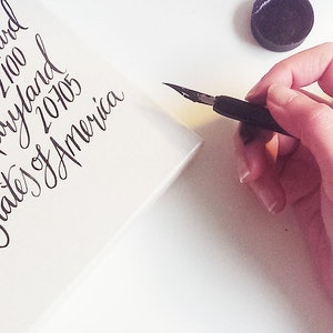 Aangepaste kalligrafie enveloppen - unieke bruiloft briefpapier