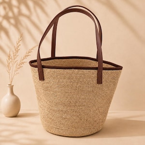 Borsa in rafia, tote bag estiva fatta a mano con manici in pelle immagine 10