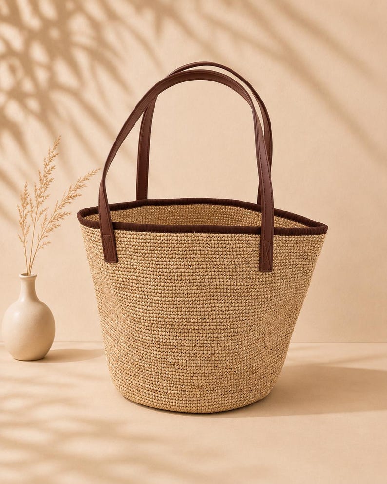 Borsa in rafia, tote bag estiva fatta a mano con manici in pelle immagine 10