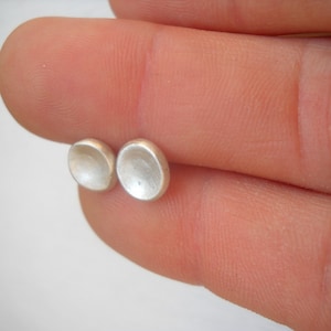 Tiny silver earrings, Small post earrings, Silver studs, Minimalist earrings, Hammered stud earrings, Post earrings, Circle stud earrings