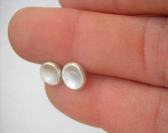 Tiny silver earrings, Small post earrings, Silver studs, Minimalist earrings, Hammered stud earrings, Post earrings, Circle stud earrings
