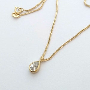 Diamond necklace, Natural diamond necklace, Fancy diamond necklace, Solid gold necklace, Diamond pendant necklace, Solitaire, Pear Diamond