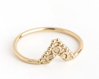 Geelgouden ring, Driehoeksring, Massief gouden ring, Gouden ring vrouwen, Gestapelde gouden ring, Boho gouden ring, Etnisch, Indiaas, Boho, Getextureerde 14k