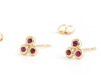 Pendientes de rubí de oro de 14k, Pendientes de botón de piedras preciosas de oro, Pendientes de oro macizo, Pendientes de rubí, Pendientes minimalistas, Pendientes de botón pequeños de oro, Pendientes de botón de oro bonitos