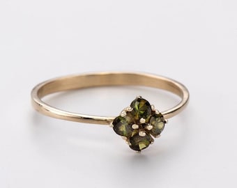 Massiver Goldring Turmalin, 14K Goldring, Ringe für Frauen, Alternative Verlobungsring, Grüner Turmalinschmuck, Designer Edelsteinring