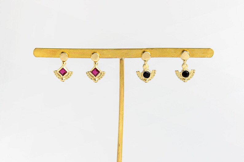 Rubin-Ohrstecker, Gold-Anhänger-Ohrringe, 14-karätige Gold-Ohrstecker, Massive Gold-Ohrringe, zierliche Ohrringe, Tropfen-Ohrringe, Boho-Gold-Ohrringe, Ethno Bild 3