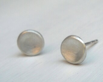 Silver stud earrings, Tiny silver earrings, Small earrings, Silver studs, Minimalist silver earrings, Round silver earrings, Simple earrings