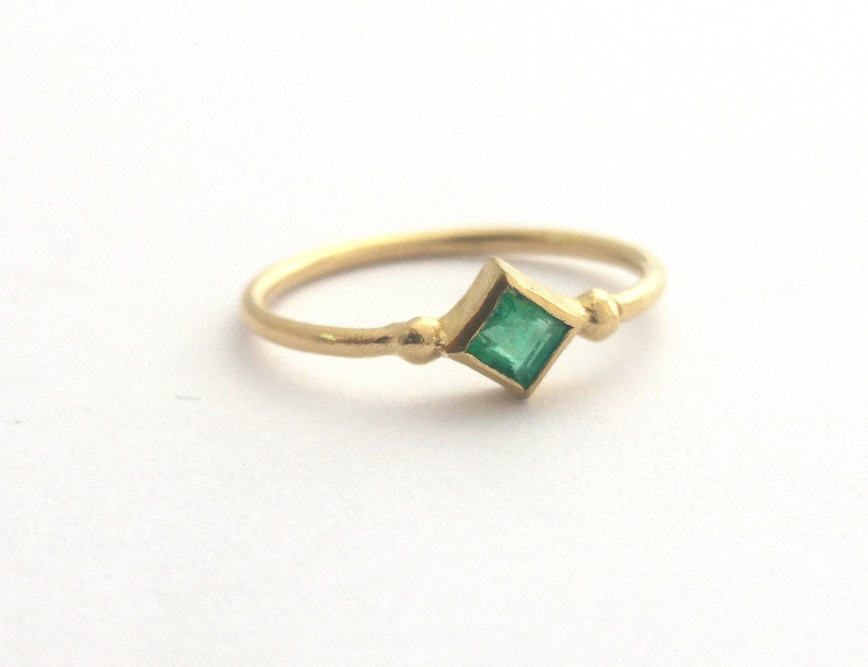 Engagement ring Green emerald ring Modern gold jewelry Emerald ring Solid gold ring Emerald engagement ring 14K Gold stacked ring