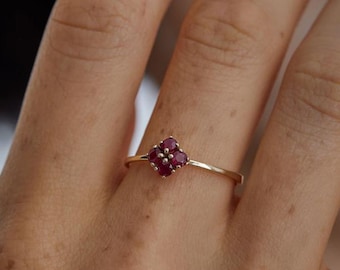 Gold ruby ring, Solid gold ring, Rings for women, Cluster gemstone ring, 14k Gold ring, Dainty gold ring, Stacked gold ring, Alternative