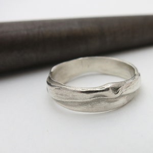 Silver wedding ring, Silver wedding band,  Men&#39;s wedding ring, Silver ring men, Textured wedding band, Boho wedding band, Wedding band women