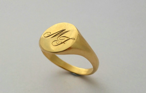 Men's Round Monogram Signet Ring (3 Initials) | Zales