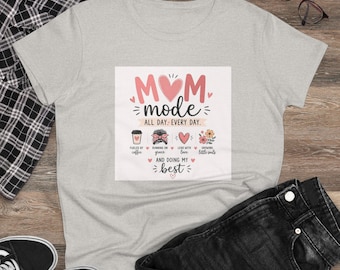 Camiseta gráfica "Mom Mode" / Camiseta "Everyday Mom Life", Café, Gracia, Amor, Pequeñas Almas