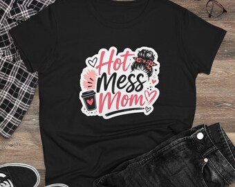 Camiseta para mujer "Hot Mess Mom" / Camiseta gráfica para mamá, diseño de moño desordenado y café.