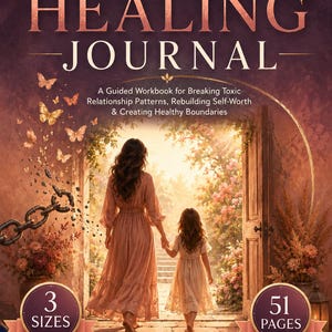 Può includere: Inner Child Healing Journal, un quaderno di esercizi guidato per rompere schemi relazionali tossici, ricostruire l'autostima e creare confini sani. La copertina mostra un adulto e un bambino che camminano verso una porta luminosa, con farfalle, una catena spezzata e testo che indica 3 dimensioni e 51 pagine di Cristina Paperless.