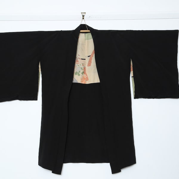 Japanese kimono Haori Black Silk embroidered floral urushi 1950's