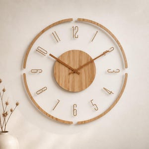 Stor väggklocka i trä, modern minimalistisk träklocka, naturlig skandinavisk heminredning, iögonfallande vardagsrumsklocka