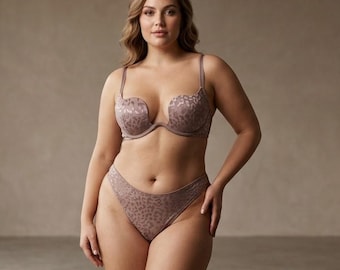 Plus Size Floral Lace Lingerie Set: Deep V Push-Up Bra and Panty