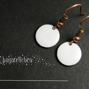 weiße Emaille - Ohrhänger, handgemacht