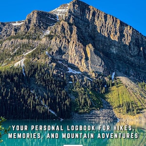 Pode incluir: Uma capa de livro intitulada Wandering the Rockies: A Canadian Hiking Journal, Your Personal Logbook for Hikes, Memories, and Mountain Adventures por Dev Thomson. Mostra um pico rochoso refletido num lago de cor turquesa.