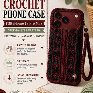 Può includere: Una custodia per telefono all'uncinetto rosso scuro e nera per iPhone 18 Pro Max, con un motivo geometrico, un cinturino da polso abbinato con una perlina di legno e un piccolo ciondolo a forma di fiore dorato. Il testo recita CROCHET PHONE CASE FOR IPHONE 18 PRO MAX.