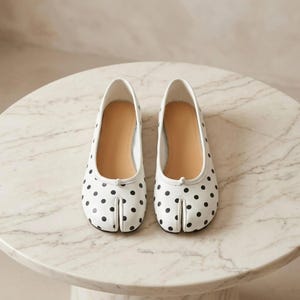 White Polka Dot Tabi Flats Women, Split Toe Ballet Shoes, Japanese Style Mary Jane Flats, Retro Tabi Shoes, Cute Flats.