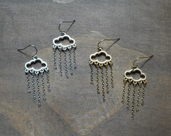 Boucles d'oreilles nuage de pluie avec franges en chaîne • Pendentifs délicats en or ou en argent • Bijoux météo fantaisistes