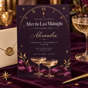 以下が含まれることがあります： 上部に金色の時計のデザイン、After the Last Midnight、Welcome 2027、Alexandraの文字とイベント詳細が記された濃い紫色の招待状。下部には2つのシャンパングラスと流れるような紫色のリボンが描かれています。