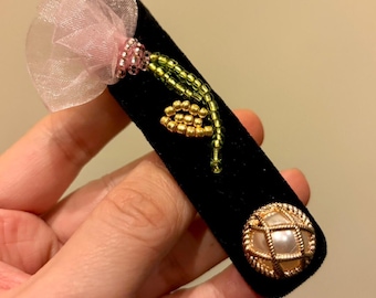 Handmade vintage-style pearl hair clip— gift for your daughter