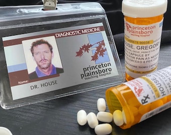 Frasco de pastillas y placa de identificación réplica exacta de la serie House MD para cosplay, con Tic Tacs. Ideal para cosplay o disfraces de Halloween.